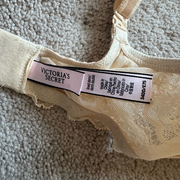 Pattern bra Victoria Secret 34DD - Picture 2 of 2